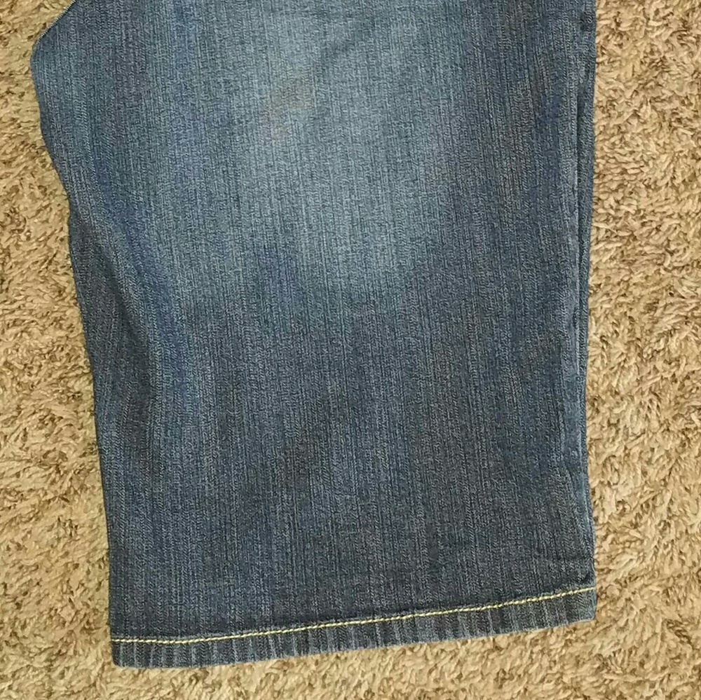 Mossimo Shorts - Picture 2 of 4